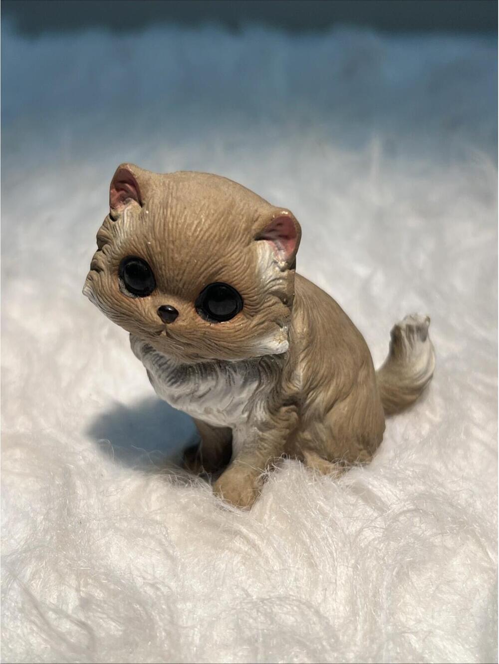 Vintage Porcelain Kitty cat figurines